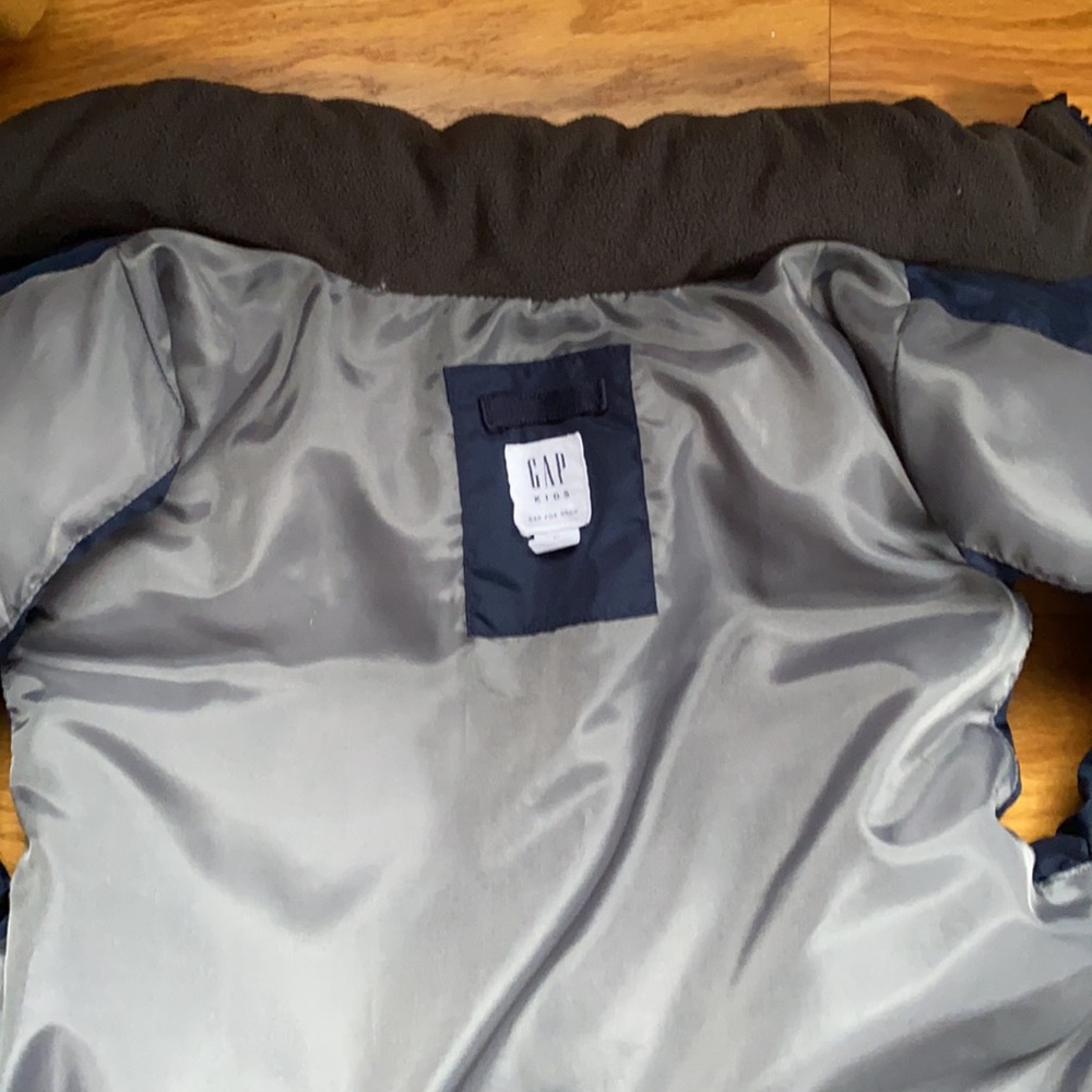 Vest - Picture 9 of 9